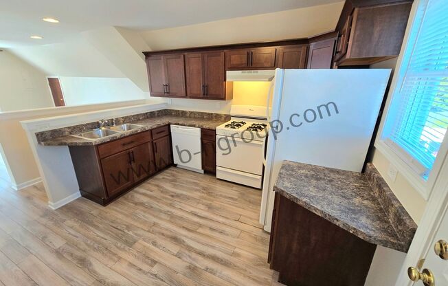 1 bed, 1 bath, 698 sqft, $850