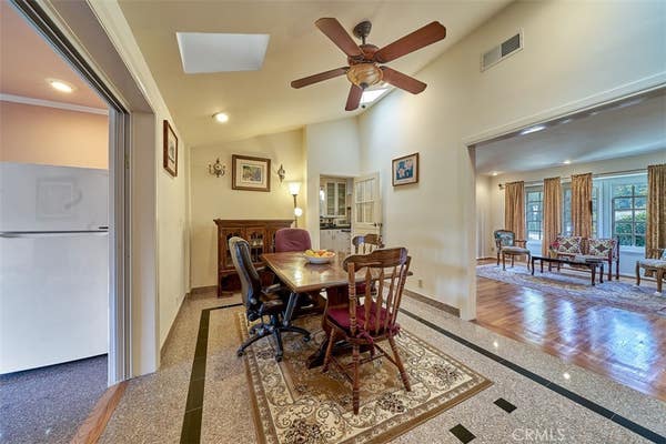 433 S BUNDY DR