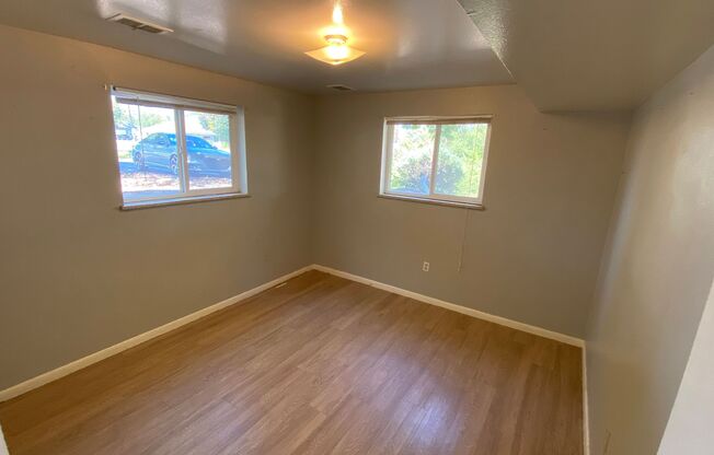 2 beds, 1 bath, $1,895, Unit B