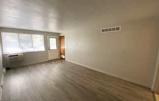 2 beds, 1 bath, 600 sqft, $750, Unit Unit 7