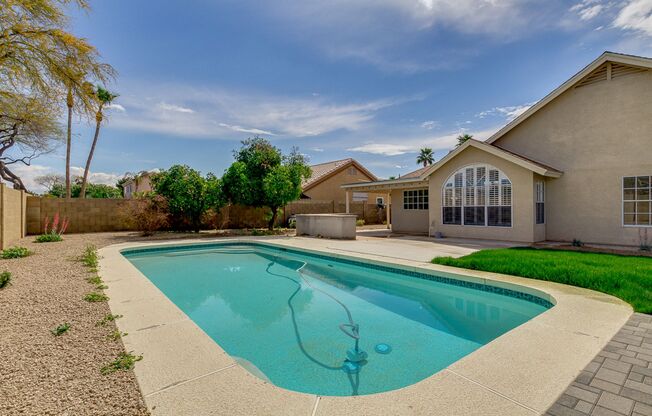 FABULOUS REMODELED HOME WITH POOL!
