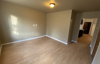 2454 S 10 ST
