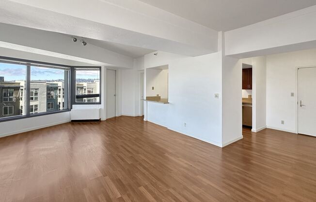 2 beds, 1 bath, $3,400, Unit APARTMENT 517