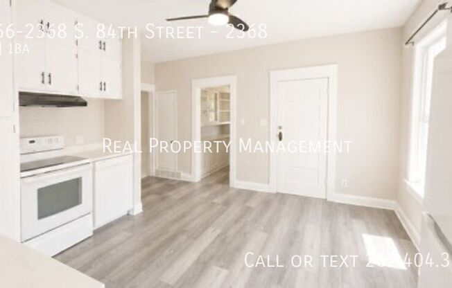 2366 2368 S 84 ST