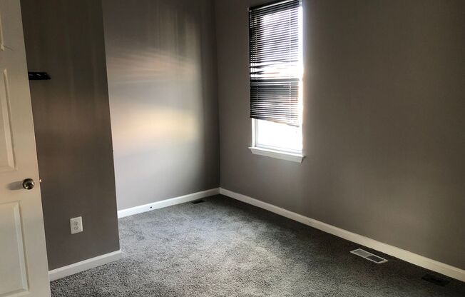 3 beds, 1 bath, $1,600