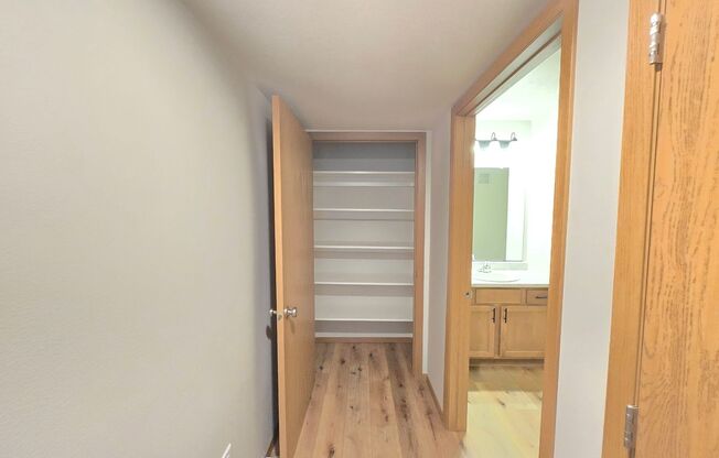 1 bed, 1 bath, 756 sqft, $1,195, Unit 3500 302