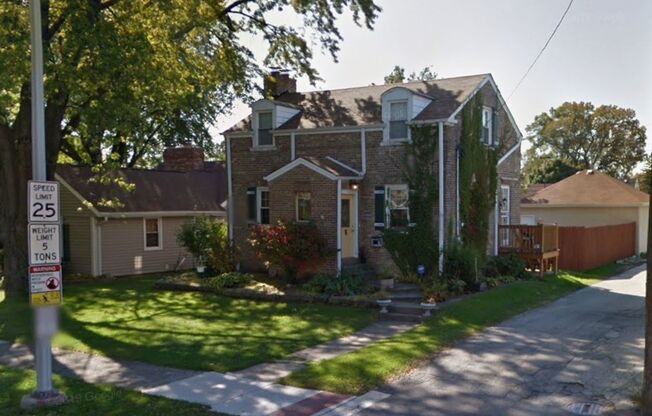 Oak Lawn Single Family Home for Rent!