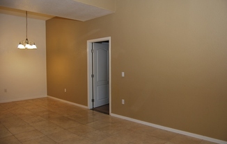 3 beds, 2 baths, $1,690, Unit # 2111