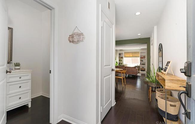 1586 BAYPORT HBR