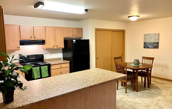 2 beds, 2 baths, 1,201 sqft, $1,640, Unit RT 7214 WRD