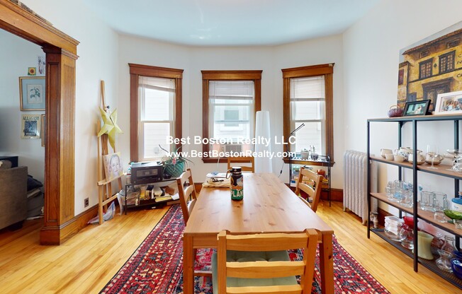 102 RAYMOND AVE