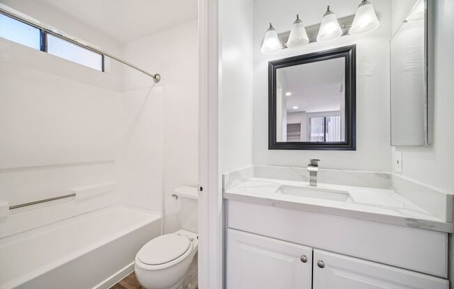 2 beds, 2 baths, 895 sqft, $2,048, Unit 102