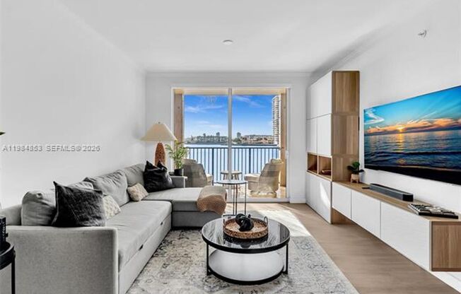 2 beds, 2 baths, 1,116 sqft, $4,000, Unit 17150 N Bay Rd # 2205