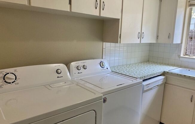 Large Backyard, Close to CSU!