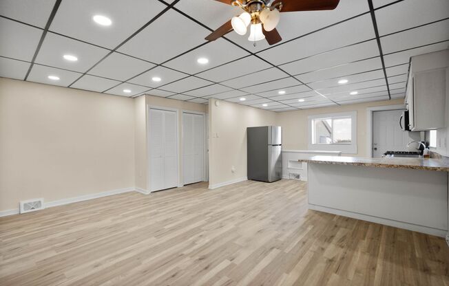 Gorgeous 2 bedroom in Pittsburgh available now! Accepting Section 8!