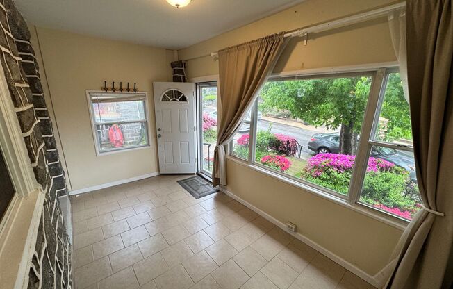 Stunning 4-Bedroom Twin Home in Upper Darby! Available NOW!