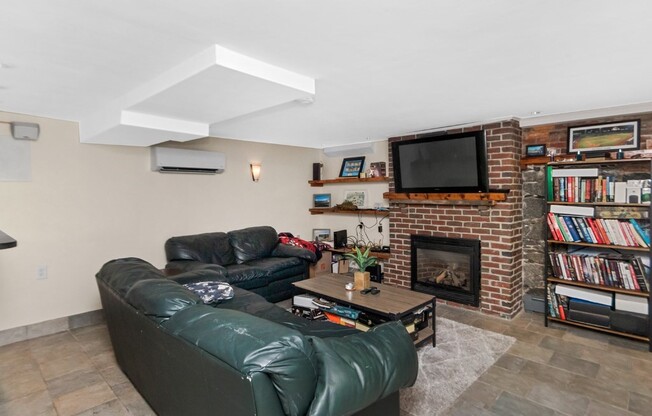249 Bunker Hill St