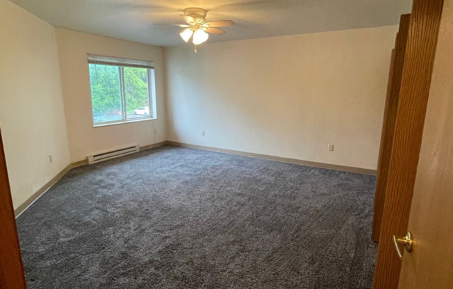 3 beds, 2 baths, 1,200 sqft, $1,400, Unit TE218X-242