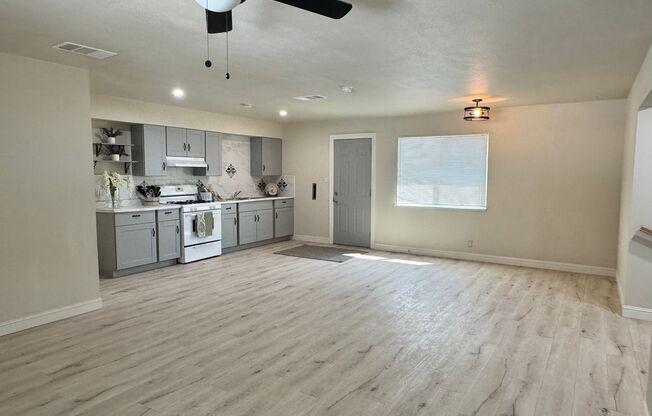 3 Bedroom 2 Bath unit in duplex MOVE IN READY!!