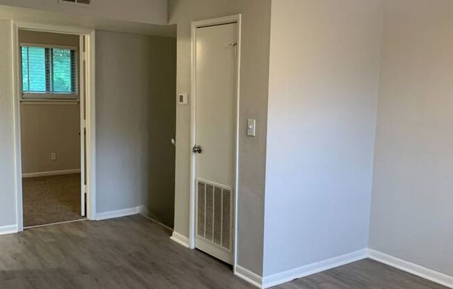 1 bed, 1 bath, 700 sqft, $895, Unit 6118-B