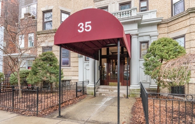 35 Queensberry St