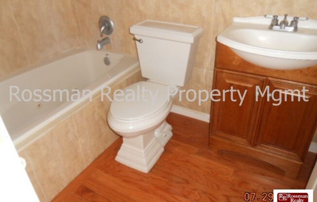 3 beds, 2 baths, $2,300