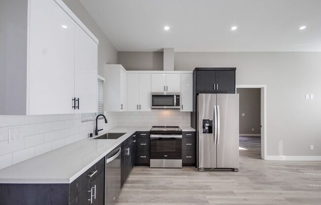 2 beds, 2 baths, 974 sqft, $3,195, Unit 4753-2