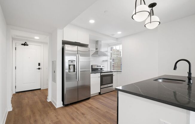 Studio, 1 bath, 576 sqft, $2,270, Unit 1406