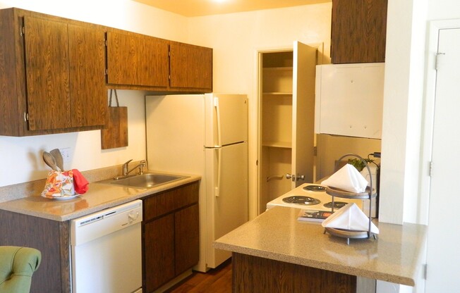 1 bed, 1 bath, 605 sqft, $1,009, Unit 454