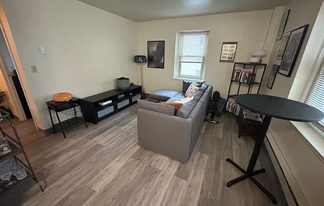 1 bed, 1 bath, $895, Unit 613