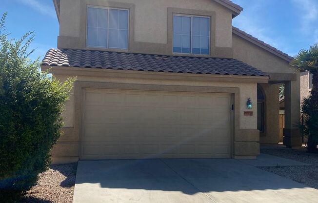 3 bed / 3 bath w/Pool on Large Lot in Glendale