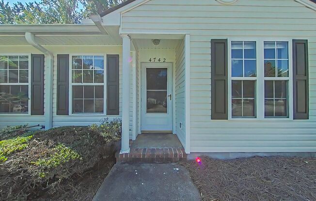 Columbia County with Garage!