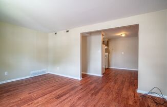 2 beds, 1 bath, $975, Unit 1