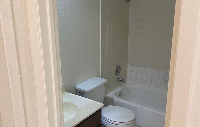 2 beds, 1 bath, $1,175