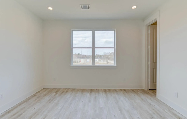 The Grove at Oak Forest Apartments