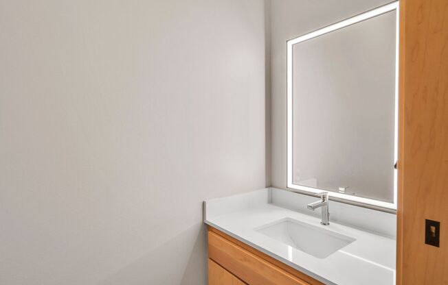 2 beds, 1.5 baths, 1,011 sqft, $2,150, Unit 412