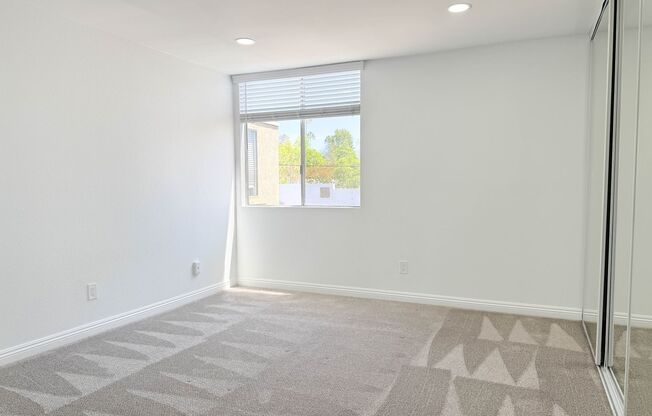 1 bed, 1 bath, 660 sqft, $2,300, Unit 116R