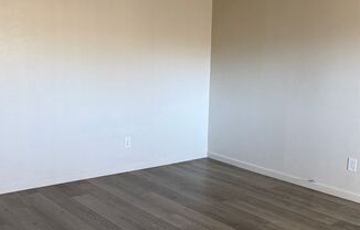 2 beds, 1 bath, 888 sqft, $1,725