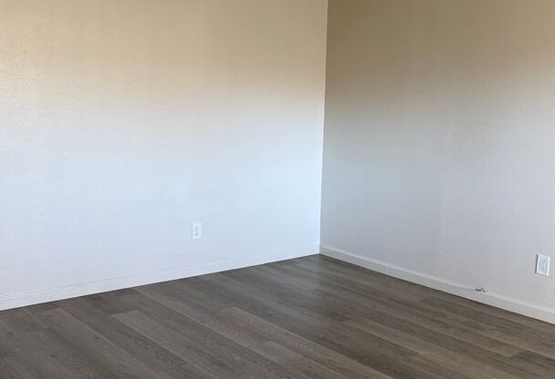 2 beds, 1 bath, 888 sqft, $1,725