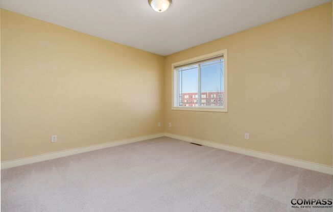 2 beds, 2.5 baths, $1,550, Unit 1033