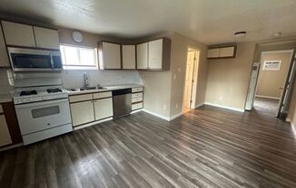 1 bed, 1 bath, $1,250, Unit #B