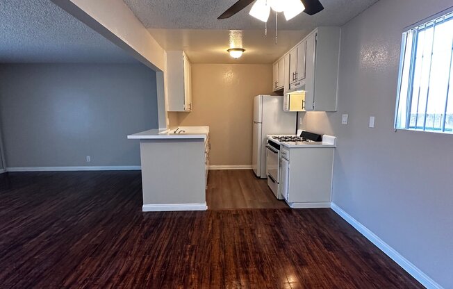 5130 GLENDORA AVE
