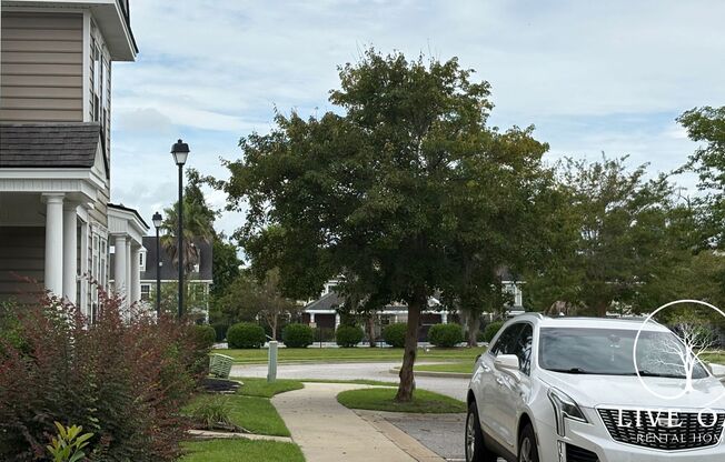 FALL MOVE-IN SPECIAL: $500 OFF 1st MONTH'S RENT!**