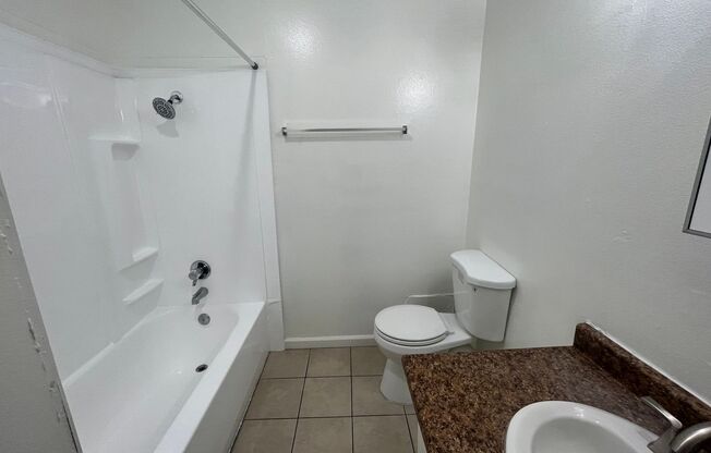 1 bed, 1 bath, 810 sqft, $2,150, Unit 7079 D