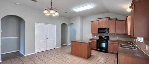 2037 RACHEL LN