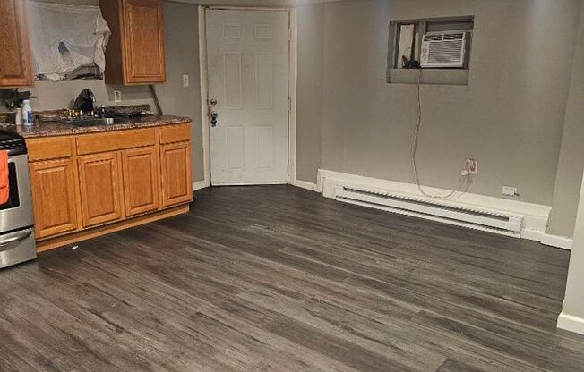 Studio, 1 bath, $700