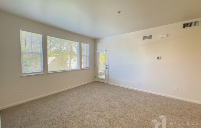 2 beds, 1 bath, 948 sqft, $1,700, Unit 235