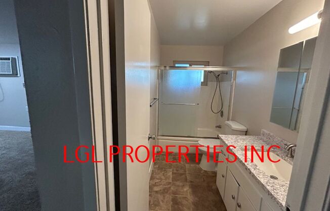 1 bed, 1 bath, 800 sqft, $1,250, Unit D