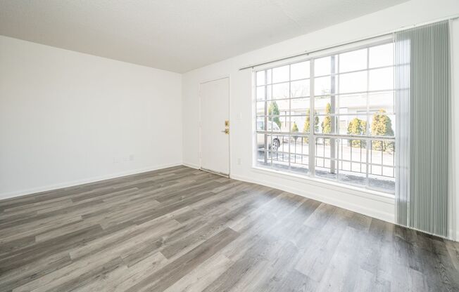 1 bed, 1 bath, 656 sqft, $875, Unit 18