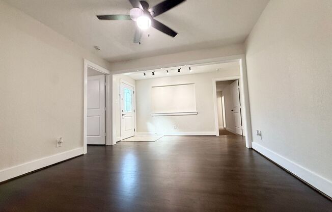 Incredible 5/2 Home in Lake Jackson! Lots of Updates !